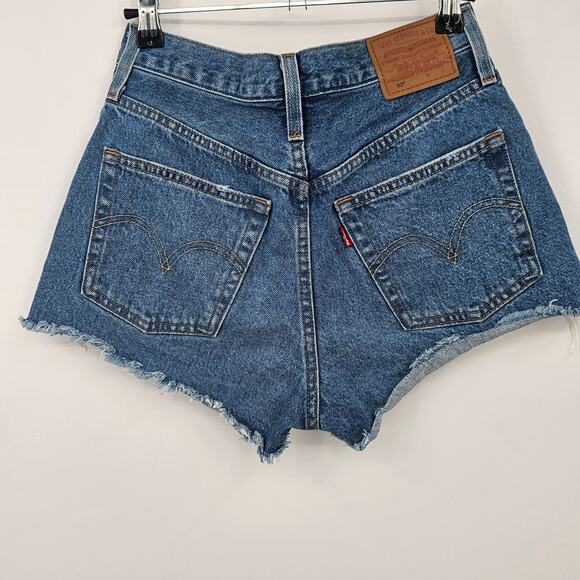 Levi's Blue Jean Short Shorts 501 Distressed 2/26‎ - Picture 10 of 11
